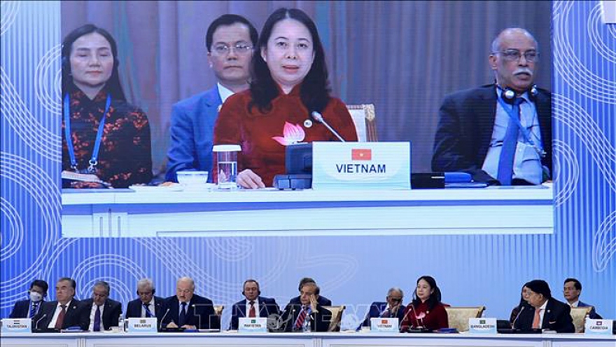 Vietnam puts forwards confidence building initiatives at Asia summit